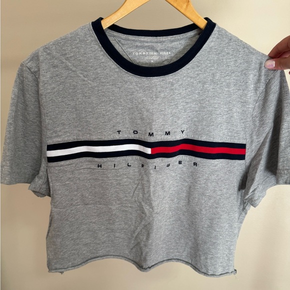 tommy hilfiger crop t shirt - Picture 1 of 2